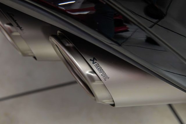 LAMBORGHINI URUS SE|AKRAPOVIC|BANG&OLUFSEN|TETTO| - foto 8