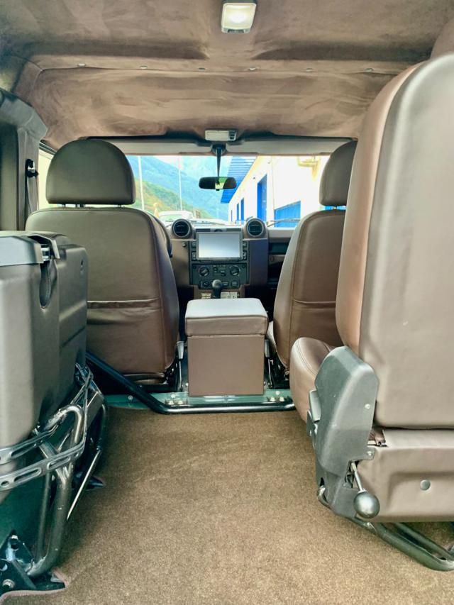 LAND ROVER DEFENDER 90 2.4 TD4  SE STUPENDA DA VETRI - foto 12