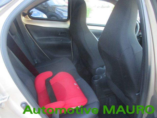 TOYOTA AYGO X 1.0 VVT-I 72 CV 5 PORTE LOUNGE S - foto 23