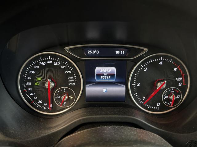 MERCEDES-BENZ A 180 D SPORT - foto 6
