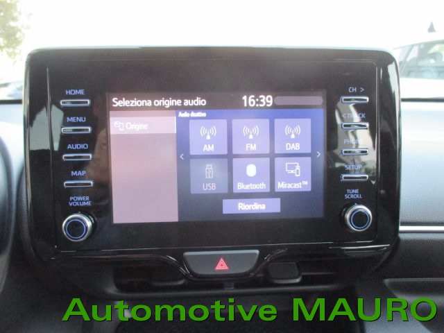TOYOTA YARIS 1.5 HYBRID 5 PORTE - NEOPATENTAT - foto 20