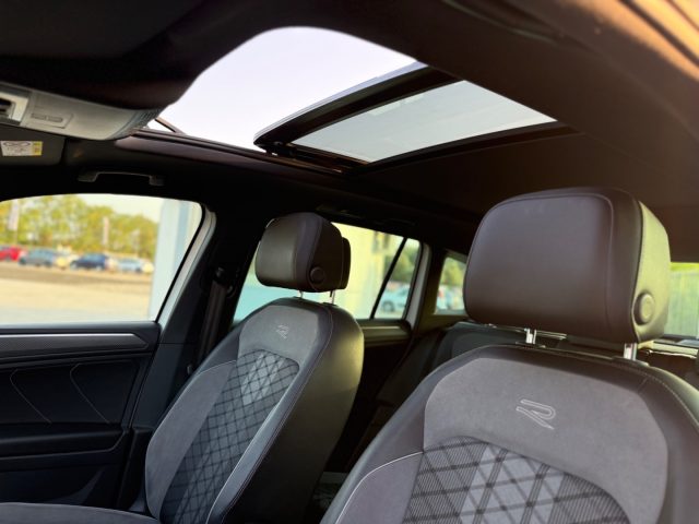 VOLKSWAGEN TIGUAN 2.0 TDI  R-LINE TETTO APRIBILE - foto 18
