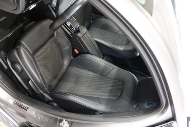 MERCEDES-BENZ A 180 AUTOMATIC SPORT - foto 9