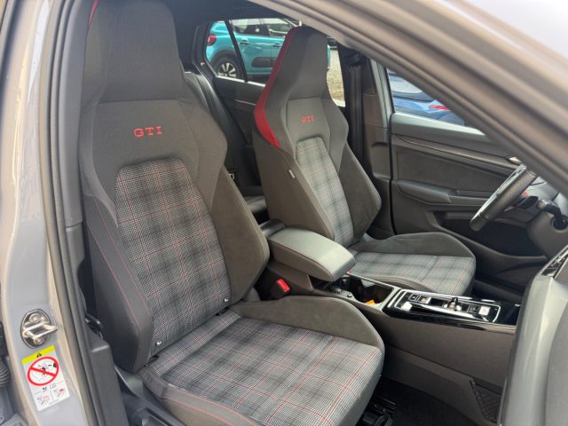VOLKSWAGEN GOLF 2.0 TSI DSG GTI - foto 25