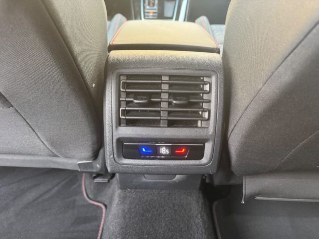 VOLKSWAGEN GOLF 2.0 TSI DSG GTI - foto 18