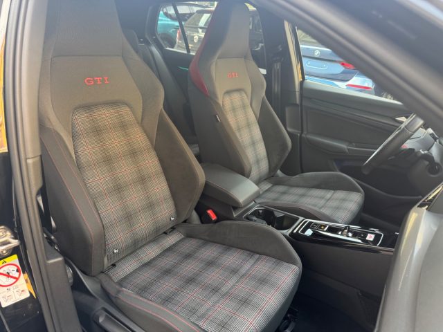 VOLKSWAGEN GOLF 2.0 TSI DSG GTI - foto 24