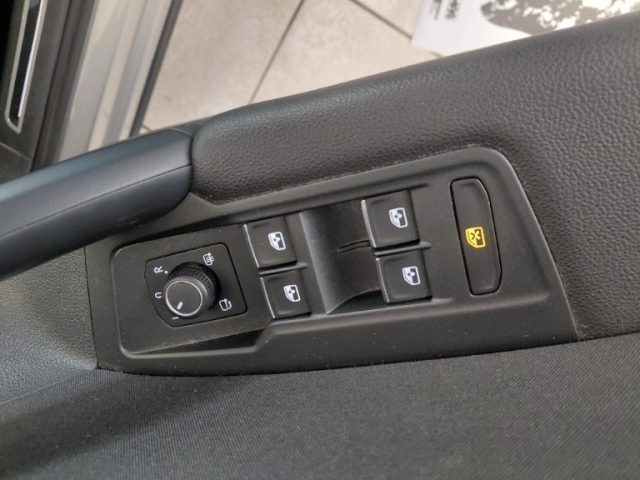 VOLKSWAGEN TIGUAN 2.0 TDI SCR 4MOTION R-LINE DSG B - foto 18