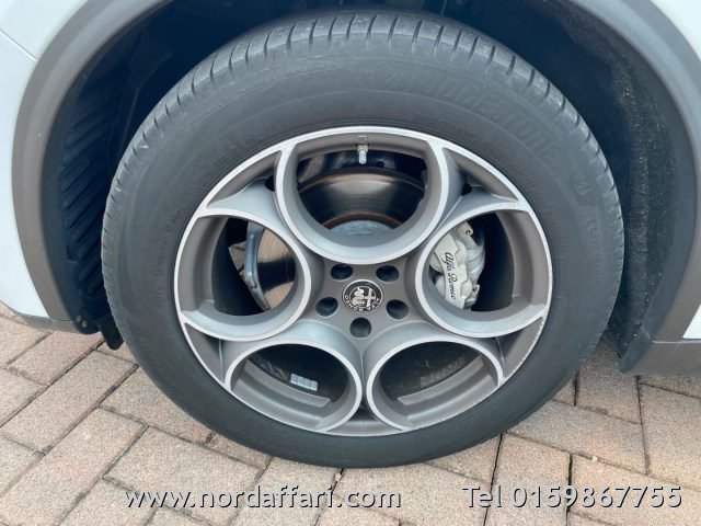ALFA ROMEO Stelvio - foto: 2