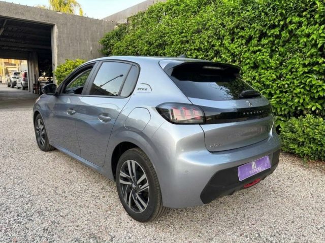 PEUGEOT 208 HYBRID 100 E-DCS6 STYLE - foto 7