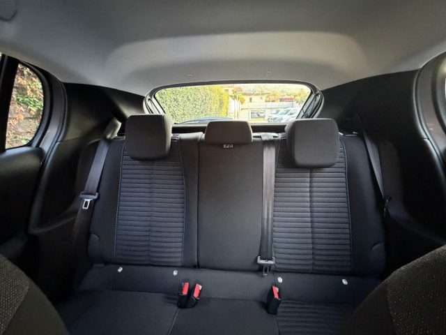 PEUGEOT 208 HYBRID 100 E-DCS6 STYLE - foto 20