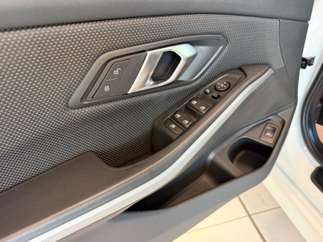 BMW 318 D 48V TOURING BUSINESS ADVANTAGE - foto 16