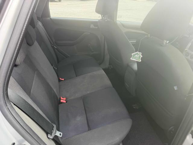 FORD FOCUS + 1.6 TDCI (90CV) S.W. SENZA NES - foto 13