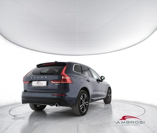 VOLVO XC60 B4 (D) AWD GEARTRONIC MOMENTUM P - foto 3
