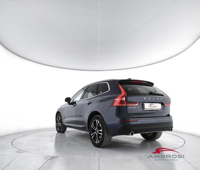 VOLVO XC60 B4 (D) AWD GEARTRONIC MOMENTUM P - foto 4