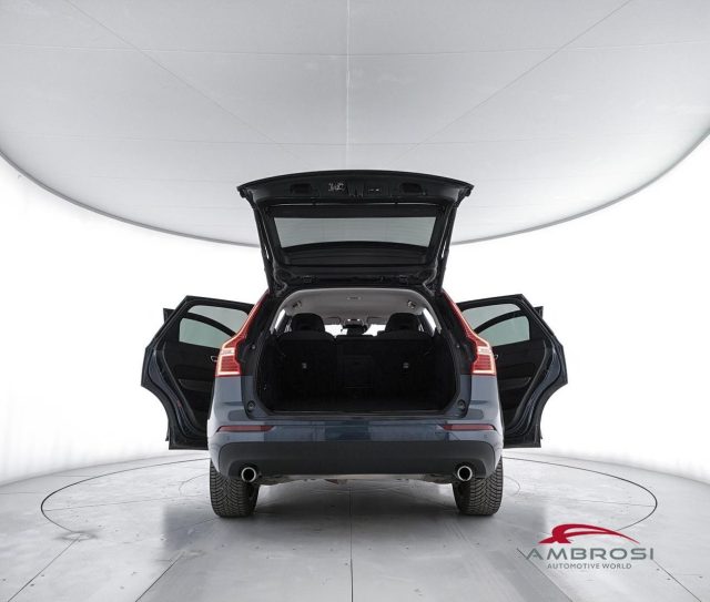 VOLVO XC60 B4 (D) AWD GEARTRONIC MOMENTUM P - foto 7