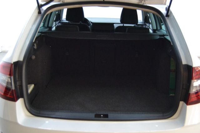 SKODA OCTAVIA 1.5 DSG WAGON AMBITION G-TEC - foto 7