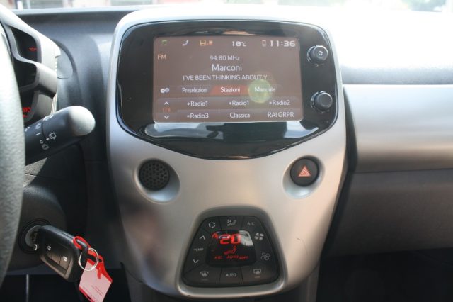 TOYOTA AYGO 1.0 VVT-I 69 CV 5 PORTE X-PLAY T - foto 16