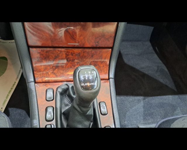 MERCEDES-BENZ E 200 K ELEGANCE - foto 13
