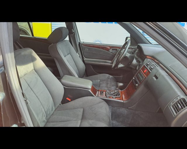 MERCEDES-BENZ E 200 K ELEGANCE - foto 22