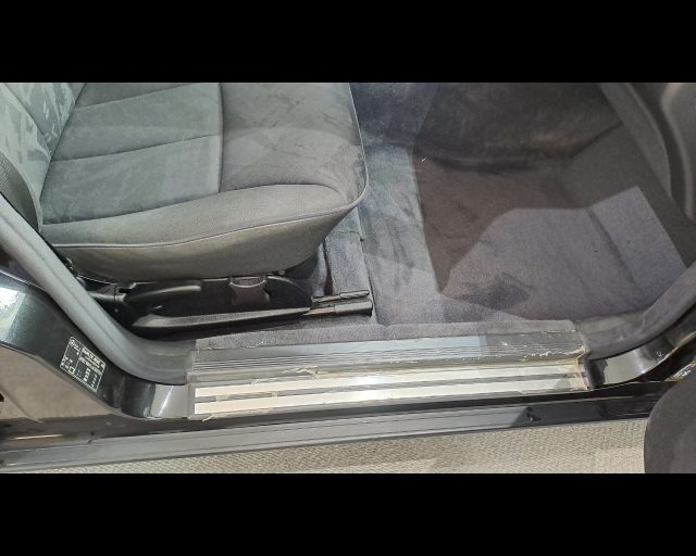 MERCEDES-BENZ E 200 K ELEGANCE - foto 23