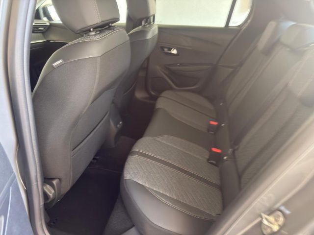 PEUGEOT 208 HYBRID 100 E-DCS6 ALLURE - foto 10