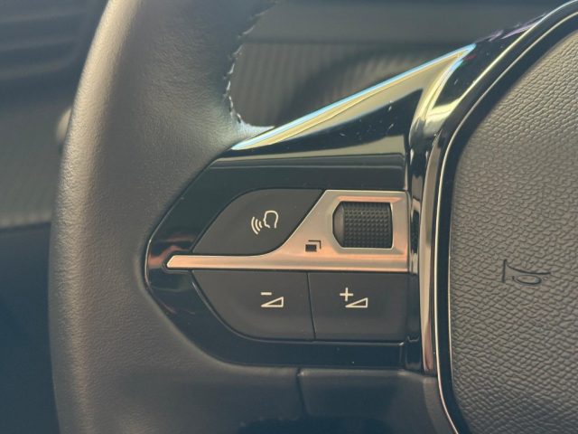 PEUGEOT 208 HYBRID 100 E-DCS6 ALLURE - foto 15