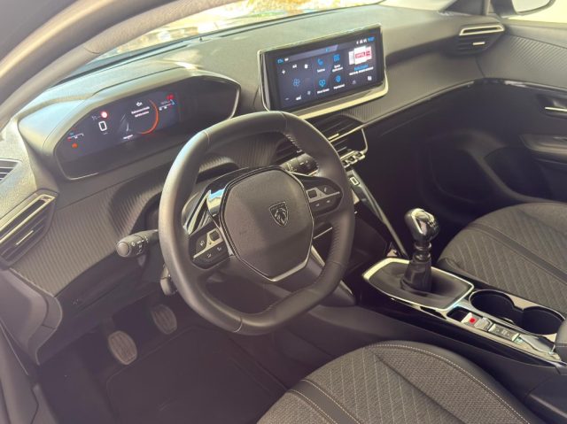PEUGEOT 208 HYBRID 100 E-DCS6 ALLURE - foto 18