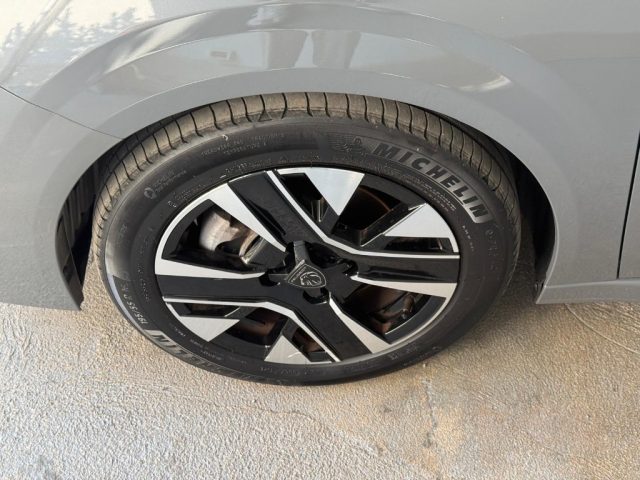 PEUGEOT 208 HYBRID 100 E-DCS6 ALLURE - foto 21