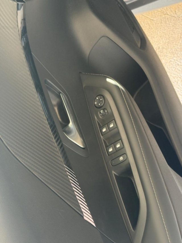PEUGEOT 208 HYBRID 100 E-DCS6 ALLURE - foto 22