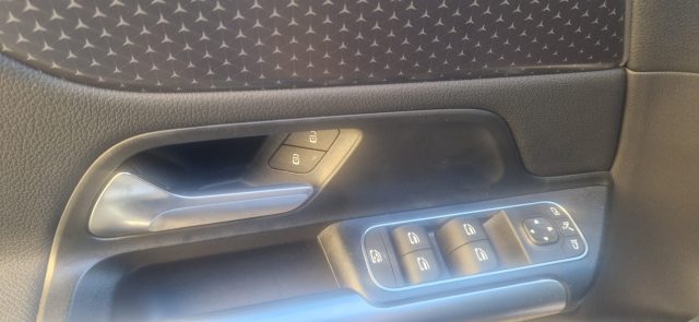 MERCEDES-BENZ GLA 180 AUTOMATIC EXECUTIVE - foto 9