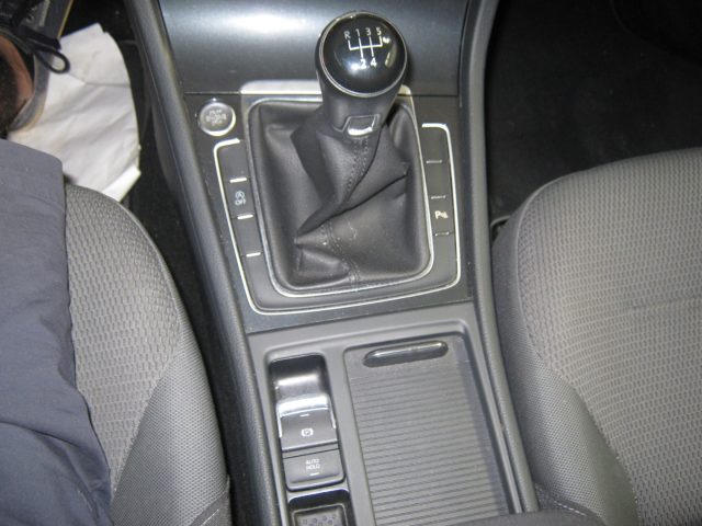 VOLKSWAGEN GOLF 1.6 TDI 115 CV 5P. BUSINESS BLUE - foto 20
