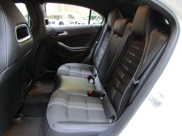 MERCEDES-BENZ A 180 CLASSE A 180 BENZINA SPORT AUTO  - foto 11