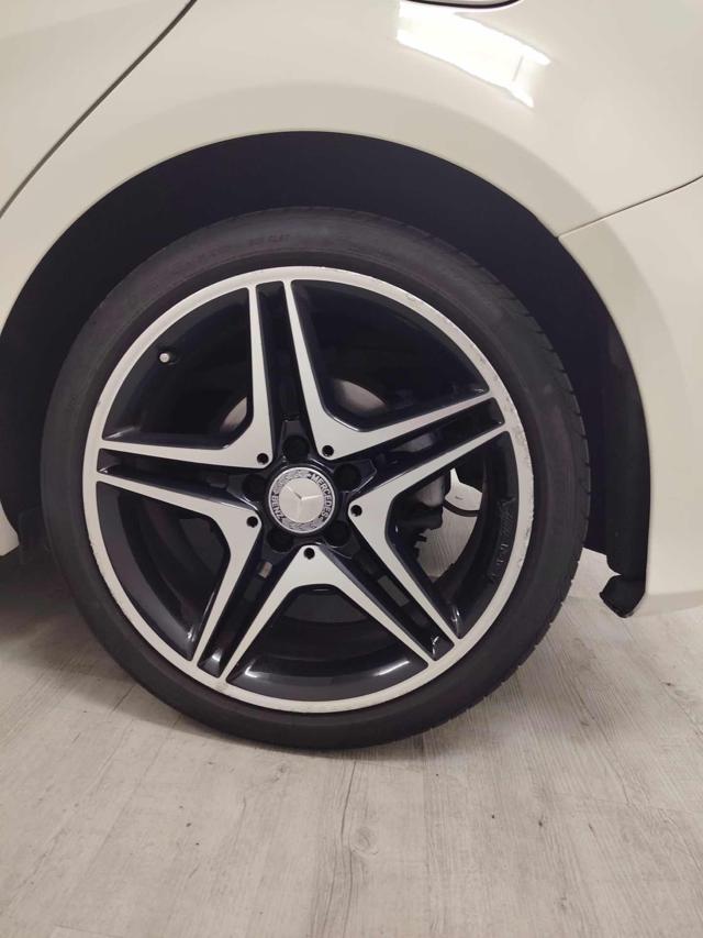MERCEDES-BENZ A 200 PREMIUM - foto 8
