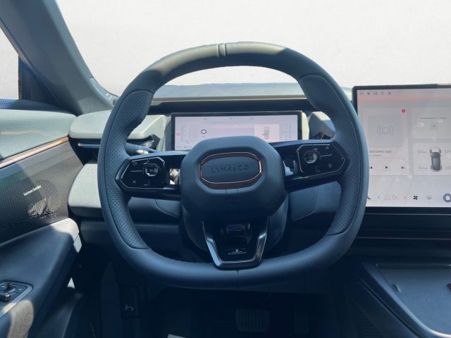LYNK & CO 08 PHEV MORE - foto 10