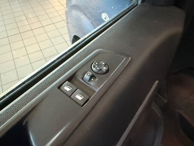 PEUGEOT TRAVELLER BLUEHDI  EAT8 COMPACT //NAVI//BL - foto 19
