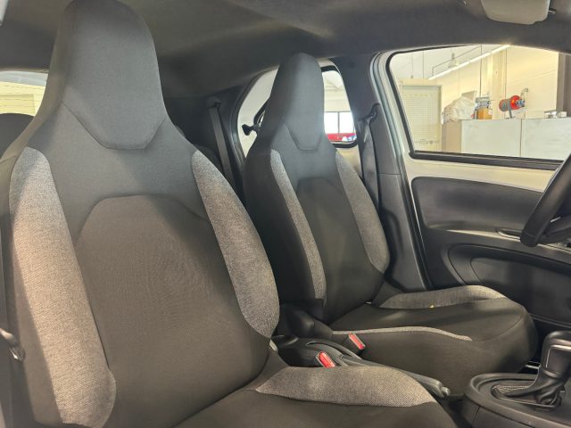 TOYOTA AYGO X 1.0 VVT-I 72 CV 5 PORTE ACTIVE S - foto 34