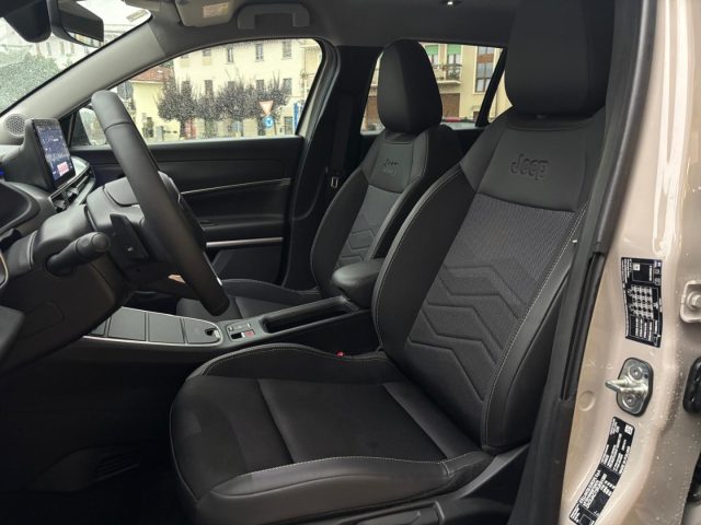 JEEP AVENGER 1.2T 100CV MHEV SUMMIT BICOLOR - foto 9