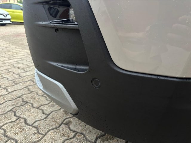 JEEP AVENGER 1.2T 100CV MHEV SUMMIT BICOLOR - foto 12