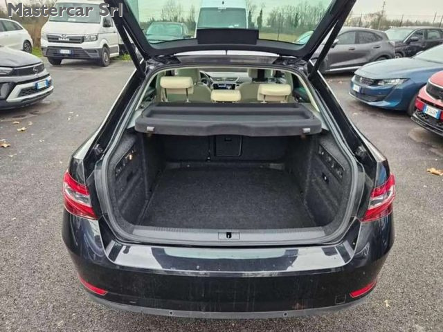 SKODA SUPERB SUPERB 2.0 TDI LAURIN & KLEMENT  - foto 15