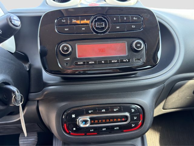 SMART FORFOUR FORFOUR EQ YOUNGSTER - foto 17