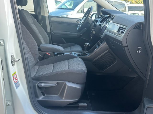 VOLKSWAGEN TOURAN 2.0 TDI SCR DSG 7POSTI BLUEMOTIO - foto 16