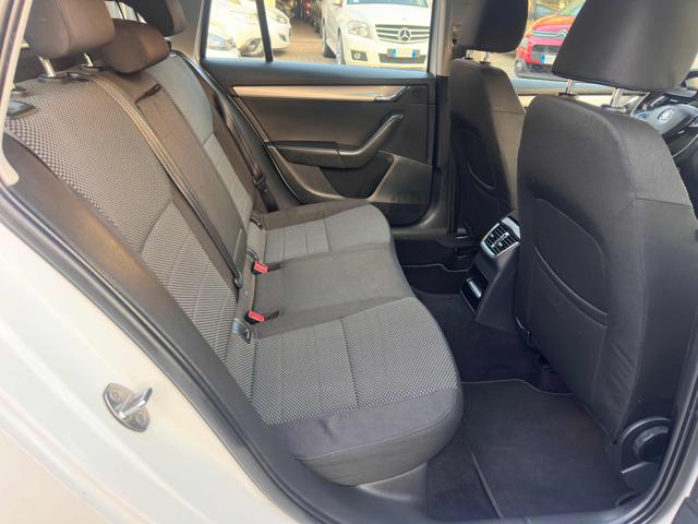 SKODA OCTAVIA 1.6 TDI CR 105 CV DSG WAGON ELEG - foto 17