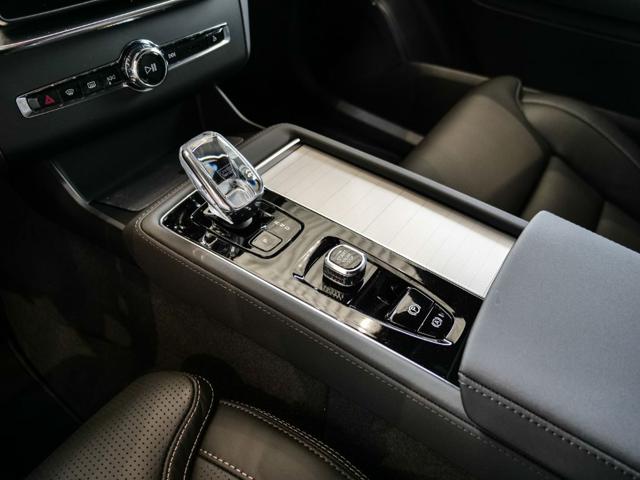VOLVO XC90 2.0 T8 PHEV ULTRA BLACK EDITION  - foto 18