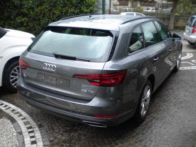 AUDI A4 AVANT 35 TDI S TRONIC DESIGN - foto 6