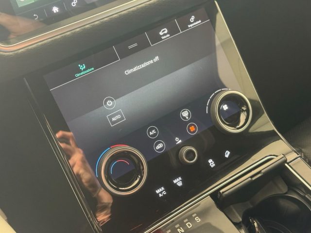 LAND ROVER RANGE ROVER VELAR 2.0D I4 240 CV R-DYNAMIC S - foto 19