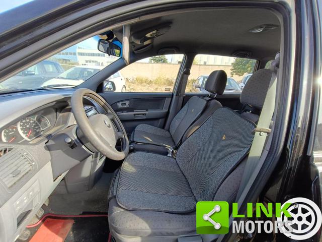 KIA CARENS 2.0 16V CRDI LX - foto 26