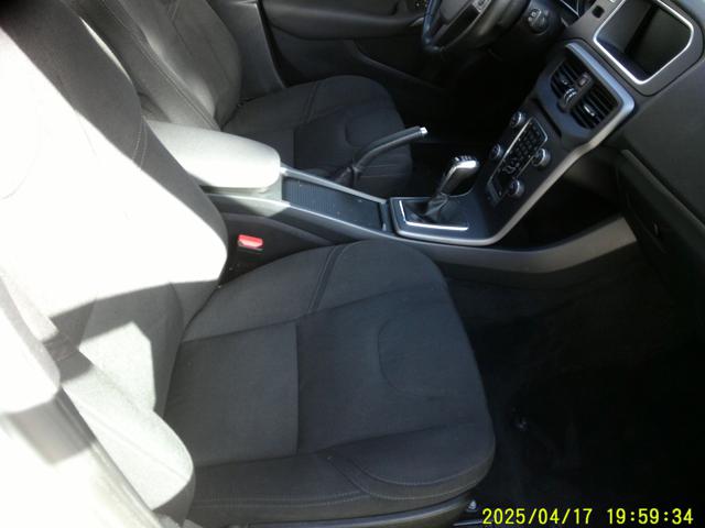 VOLVO V40 D2 - foto 19