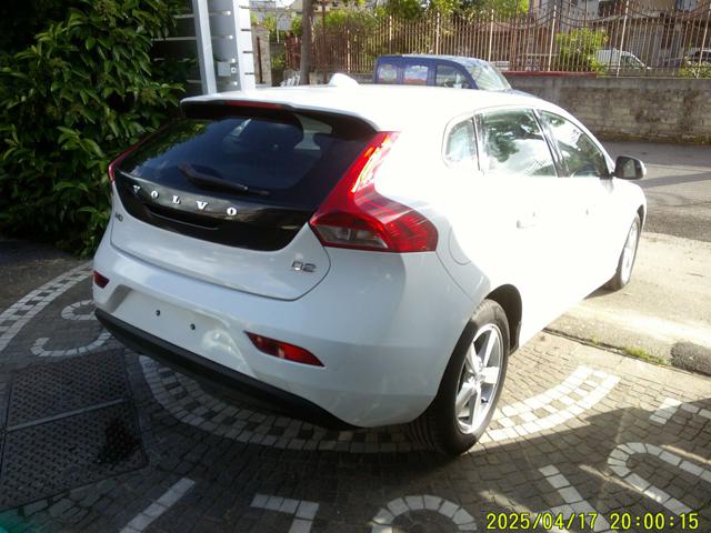 VOLVO V40 D2 - foto 23