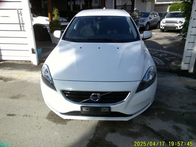 VOLVO V40 D2 - foto 9