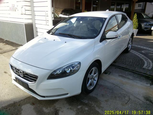 VOLVO V40 D2 - foto 8